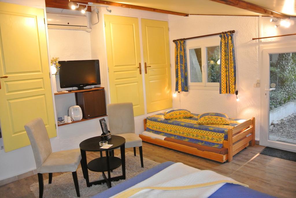 Bed and Breakfast La Vieille Bastide Flayosc Zewnętrze zdjęcie